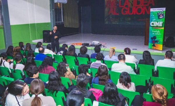 *Acerca Gobierno del Estado cultura de la transparencia a jóvenes*