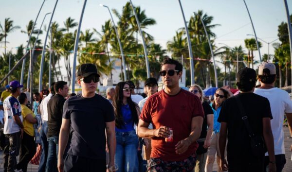 *Miles de personas disfrutan del arranque del Altata Pachanga Fest*