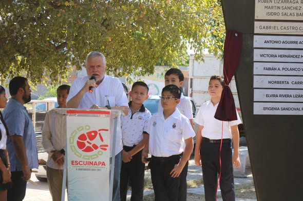 Escuinapa rinde homenaje a maestras y maestros que dejaron huella en generaciones de escuinapenses