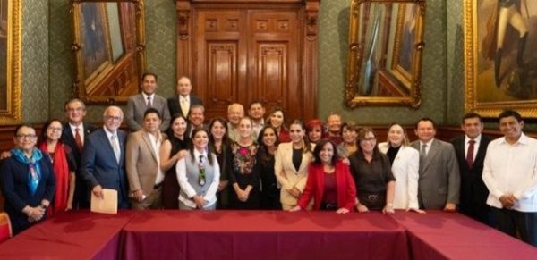 *Gobernadora Yeraldine Bonilla Valverde acude a reunión con la presidenta Claudia Sheinbaum en Palacio Nacional*