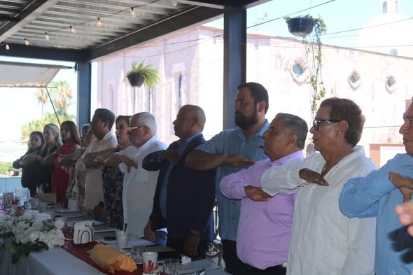 Escuinapa reconoce la vocación y trayectoria de 22 docentes con la Medalla al Mérito “Maestro Rafael Ramírez”