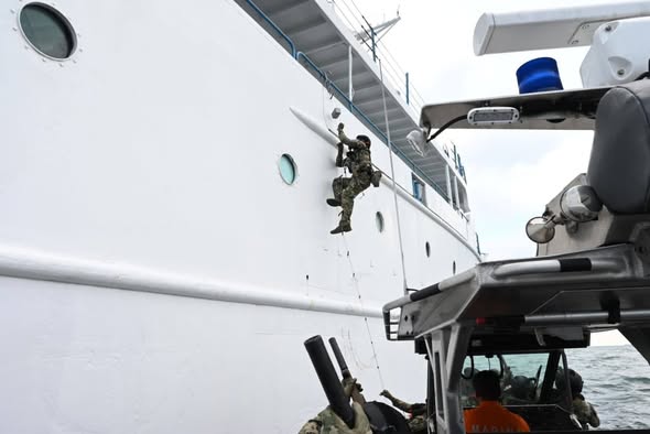 *La Armada de México proyecta su Poder Naval para blindar los mares y protegerlos intereses de la Nación mediante la interdicción marítima*