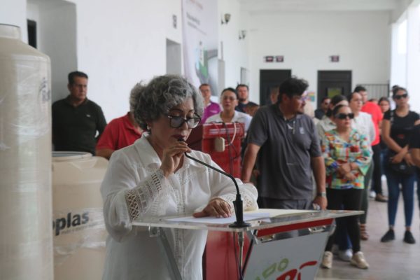 Rinde H. Ayuntamiento De Escuinapa Homenaje Póstumo De Cuerpo Presente A Carolina Beltrán Romero