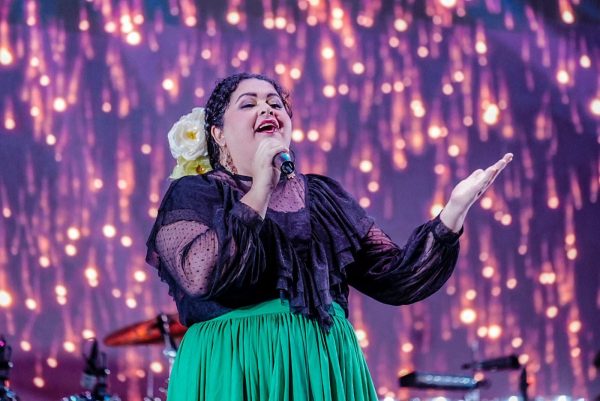 *Carolina García cumple el sueño de cantar en la noche más mexicana del año*