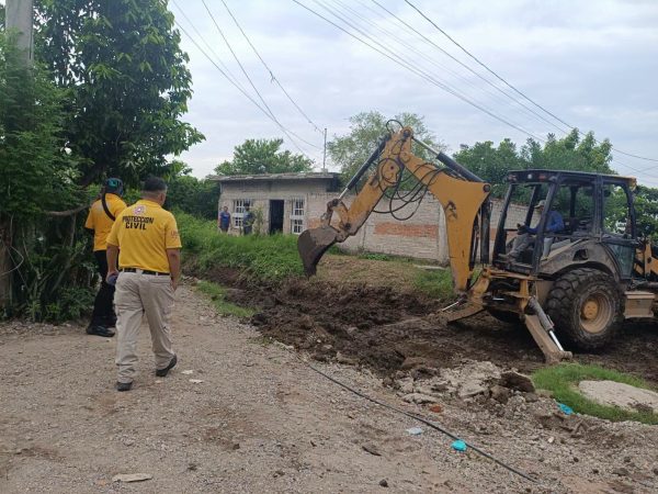 Refuerzan labores preventivas y de desazolve en Escuinapa ante la trayectoria del huracán “Simón”
